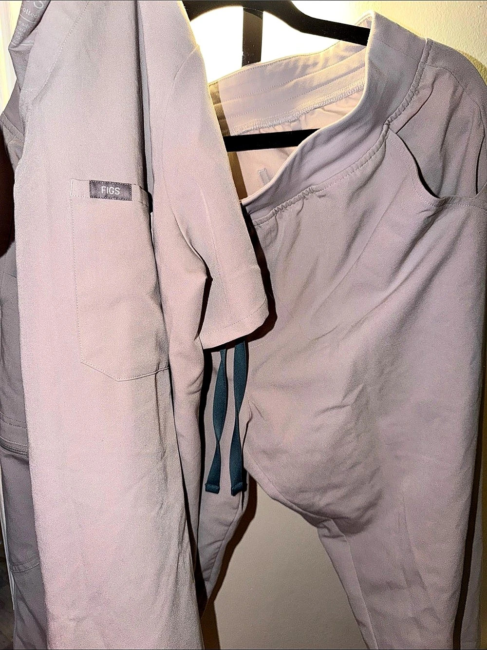 FIGS Zamora Scrub Jogger Set Gray Large Like New